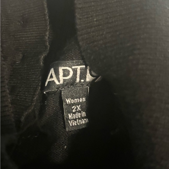 Women’s Apt 9 Sweater. Size 2XL black. Buttons and designs long sleeve knit - Picture 3 of 12